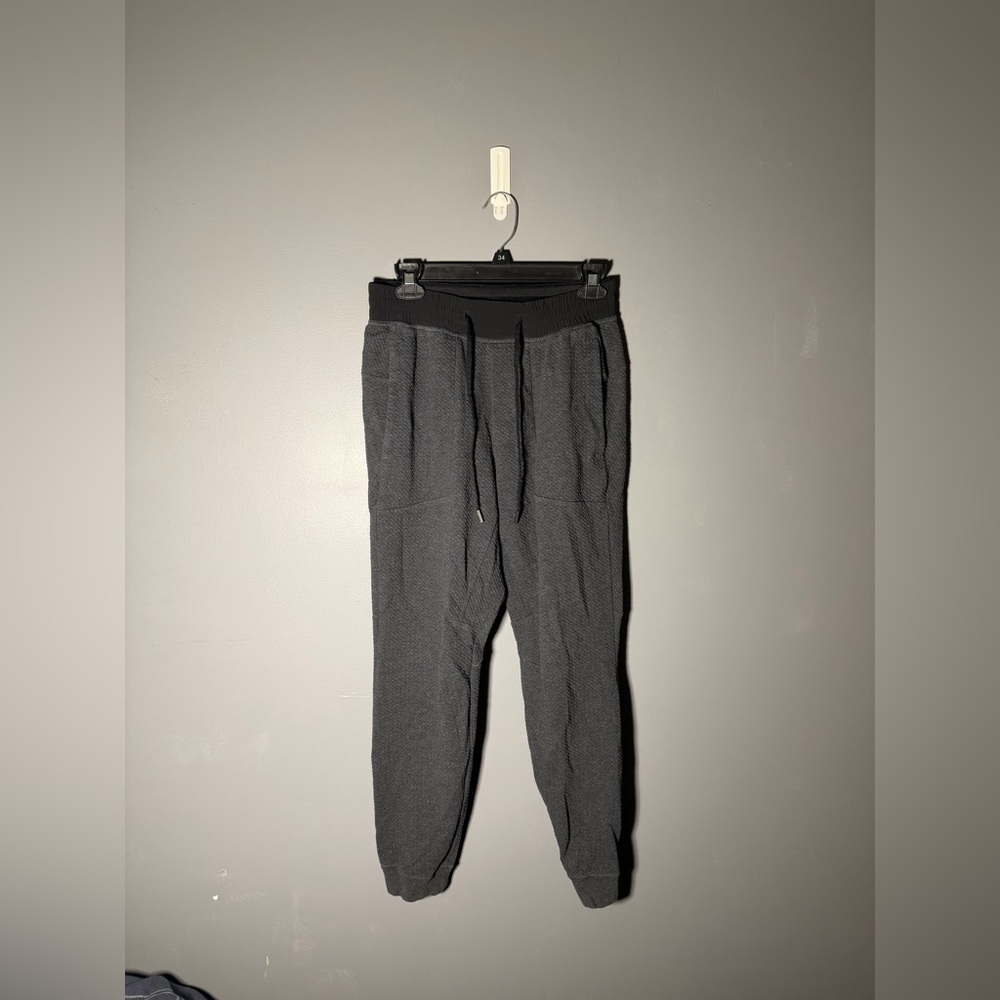 Lululemon At Ease Jogger Mens Size Small - Picture 2 of 5